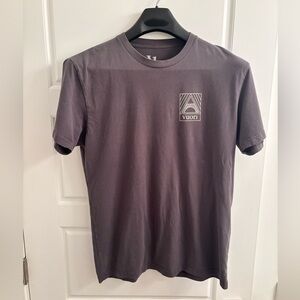 Vuori Men's Charcoal Tee